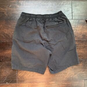 Lulu Lemon Linerless Short 7": Black Size M